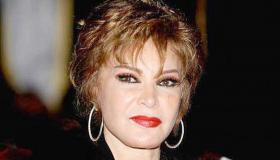 الفنانة صفية العمري تعلن وفاة شقيقها