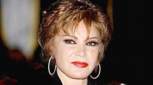 الفنانة صفية العمري تعلن وفاة شقيقها