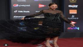ريا أبي راشد تتألق في بدلة رسمية بالجونة