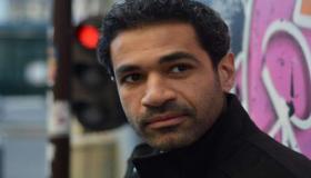 الفنان صدقي صخر يواصل دعم صديقه أحمد مالك في فيلم “حارس الذهب”