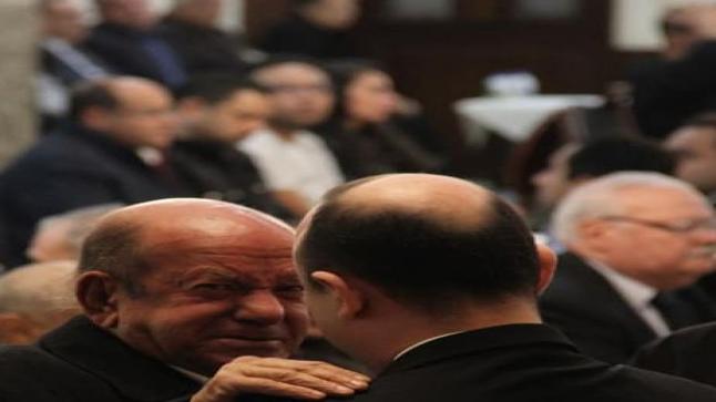 بكاء لطفي لبيب في عزاء المخرج سمير سيف