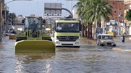العاصمة السعودية الرياض تتعرض لموجة امطار شديدة تصل إلى حد السيول