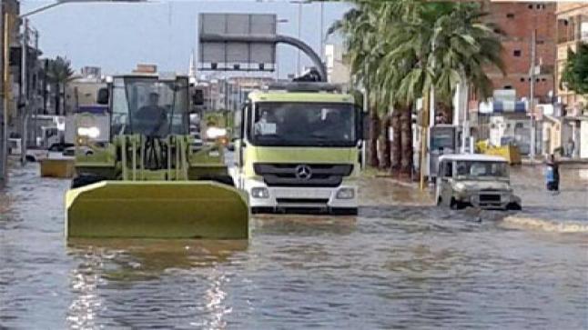 العاصمة السعودية الرياض تتعرض لموجة امطار شديدة تصل إلى حد السيول