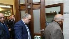 أشرف زكي في عزاء المخرج الراحل سمير سيف