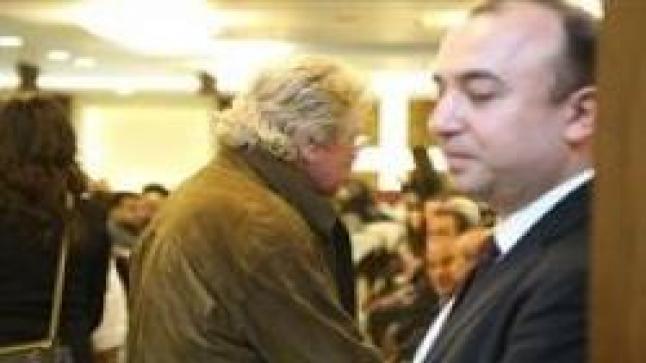 حسين فهمي من عزاء المخرج سمير سيف