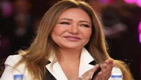 ليلى علوي توعي السيدات من سرطان الثدي: الكشف المبكر بيسهل العلاج