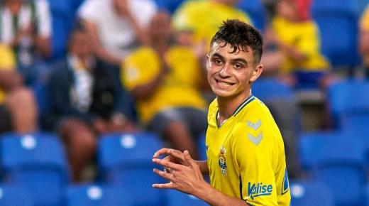 برشلونة في ورطة جديدة بسبب عقد لاعبه بيدري جونزاليس