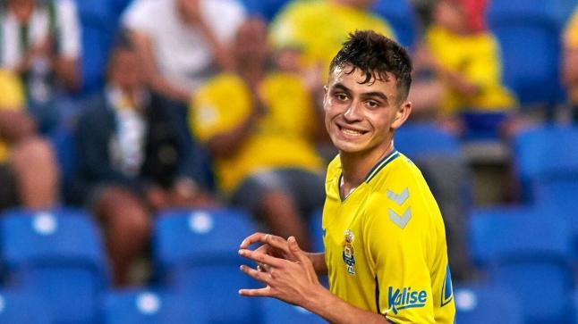 برشلونة في ورطة جديدة بسبب عقد لاعبه بيدري جونزاليس