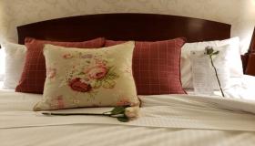 تفسير حلم المخدة في المنام لابن سيرين