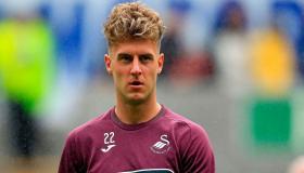 جو رودون ينتقل إلى صفوف نادي توتنهام قادما من سوانزي سيتي