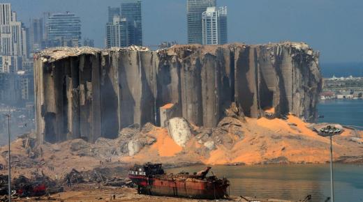 إكتشاف كمية كبيرة من المتفجرات داخل مرفأ بيروت