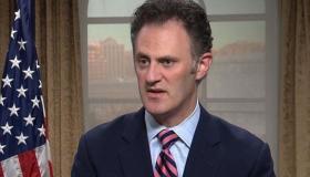 مسؤول أمريكي يتهم حزب الله اللبناني بتخزين مادة نترات الأمونيوم